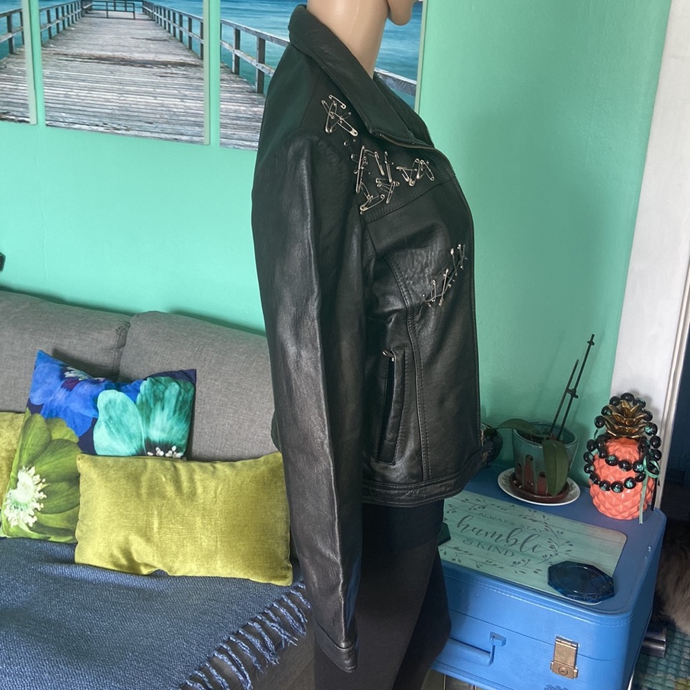 🖤Edgy Leather Jacket🖤 - Picture 6 of 11